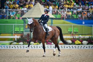 gaspard allié coussin anti escarre soutient le handisport : para equitation